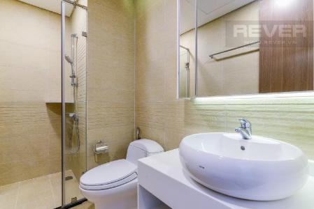 Phong tam master Bán căn hộ Vinhomes Central Park 2PN, diện tích 72m2, đầy đủ nội thất, view sông và công viên