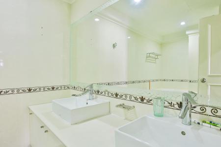 Phòng tắm thiết kế sang trọng Căn hộ trung tầng tháp B Flemington