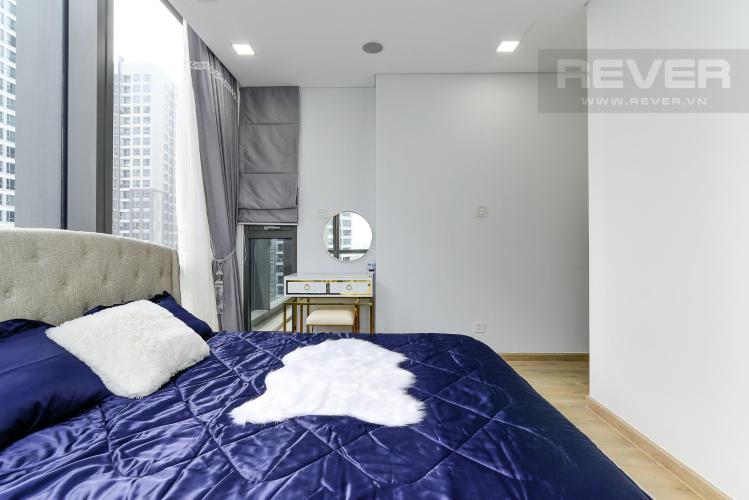 98015180de8338dd6192 Cho thuê căn hộ Vinhomes Central Park 2PN, tháp Landmark 81, đầy đủ nội thất, hướng Đông Nam, view hồ bơi