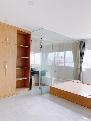 Phòng ngủ nhà phố Quận 2 Bán nhà cách Chợ Bình Trưng 700m, nội thất cơ bản.