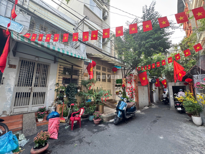 z7425858172211_dc6c00091d0b5d3c00c84d232bd88294.jpg Nhà phố đường Phan Ngữ 2 tầng, diện tích 45.05m², hướng Đông Bắc, pháp lý Sổ hồng