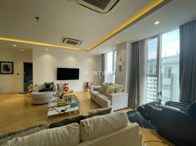 z6544436126338_6c86502b70428d516d1aa4f0903204d9.jpg Pent-house Duplex Sunrise City Sân vườn diện tích 284m²