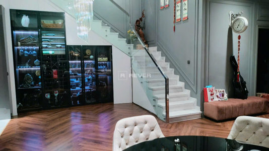 z5959671394301_21a18fa1c60266418969794ebda1c356.jpg Pent-house Sunrise City quận 7 diện tích 284m²