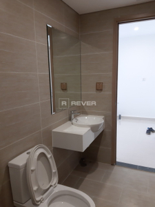 z4664088405930_61de58c0ad3f59f1bb61a6147d31efb1.jpg Căn hộ Vinhomes Grand Park tầng cao mát mẻ, nội thất cơ bản.