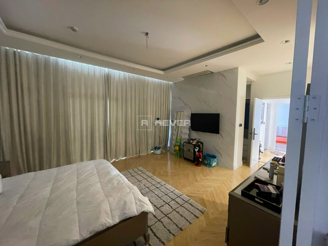 z6544436060172_f45e10c6befa3042a36f90621aef1371.jpg Pent-house Duplex Sunrise City Sân vườn diện tích 284m²