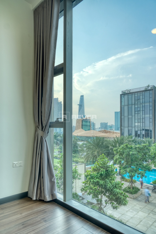 Căn hộ Empire City tầng 4 thiết kế hiện đại, ban công hướng Đông Nam.