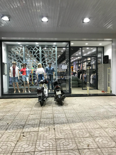 z4926598849497_dceee3926afc4826b51b1ce70a897a87.jpg Mặt bằng kinh doanh đường Phạm Hùng 1 tầng, diện tích 285m²