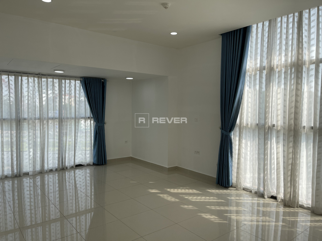 Officetel The Sun Avenue tiện di chuyển, không có nội thất.