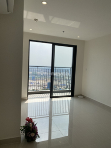 z5207116148122_42d923aeb53b83bcb7d928fc18905e17.jpg Bán căn hộ Vinhomes Grand Park view thành phố, thiết kế hiện đại.