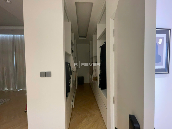 z6544436070135_30189935e37f32f81b46f47d1a831f25.jpg Pent-house Duplex Sunrise City Sân vườn diện tích 284m²