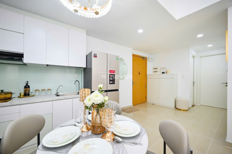 z4783303296987_030_2b6ec671816db14c59ae9726bc5be831.jpg Căn hộ Masteri Thảo Điền hướng Đông tầng cao view nội khu thoáng mát.