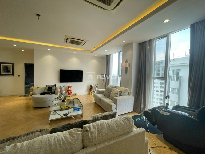 z6544436144308_41c2f0da67386541b31aac8612be8280.jpg Pent-house Duplex Sunrise City Sân vườn diện tích 284m²