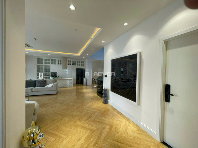 z6544436046778_72f243bf8efaed4ccddf976b979dfdb0.jpg Pent-house Duplex Sunrise City Sân vườn diện tích 284m²