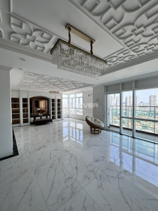 Penthouse Duplex Him Lam Riverside nội thất cơ bản diện tích 279.88m².