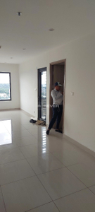 z4664088719583_288303b00bcaaeb38d10191a7c34eef7.jpg Căn hộ Vinhomes Grand Park tầng cao mát mẻ, nội thất cơ bản.