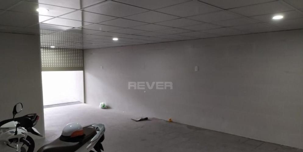 Không gian mặt bằng kinh doanh quận Thủ Đức Mặt bằng kinh doanh hướng Nam đường nhà lộ giới 25m, nội thất cơ bản.