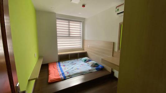 Phòng ngủ căn hộ Saigon South Residence Cho thuê căn hộ Saigon South Residence tầng trung, diện tích 94.89m2, đầy đủ nội thất, ban công hướng Nam.