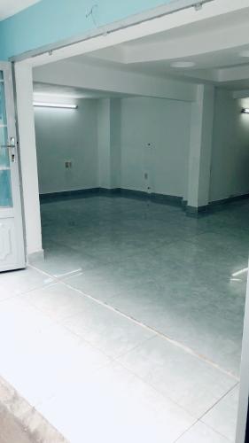 Không gian nhà phố Quận Gò Vấp Nhà phố kết cấu 1 trệt 1 lầu hướng Đông mát mẻ, khu vực an ninh tốt.