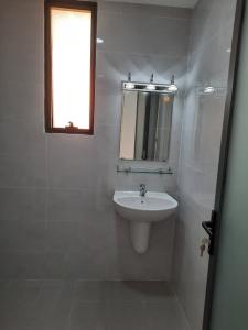 nhà tắm căn hộ The Sun Avenue Officetel The Sun Avenue 57 m2 rộng thoáng dành cho doanh nghiệp