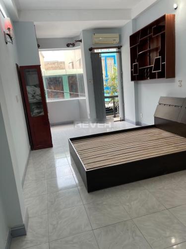 Phòng ngủ nhà phố Huỳnh Tấn Phát, Quận 7 Nhà phố hướng Đông, hẻm bê tông sạch sẽ, khu dân cư an ninh.