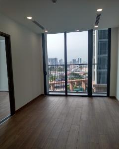 Căn hộ tầng 5 Eco Green Saigon view thoáng mát, nội thất cơ bản.