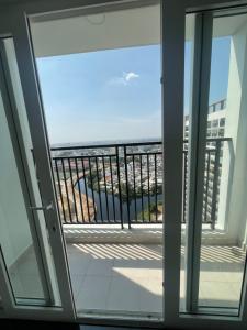 View căn hộ Richmond City , Quận Bình Thạnh Căn hộ Richmond City tầng cao, ban công đón nắng và gió tự nhiên.