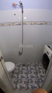 Phòng tắm nhà phố Phạm Thế Hiển, quận 8 Nhà phố có sổ hồng riêng, bàn giao ngay, view hướng Bắc.