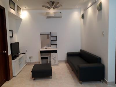 Căn hộ chung cư Hưng Vượng 2 nội thất cơ bản, hướng Đông Nam.