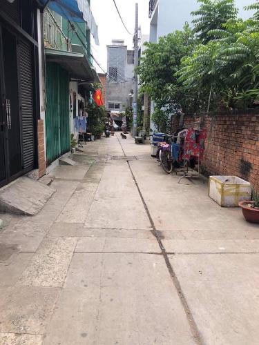 Hẻm nhà phố Nhà phố Bình Tân cửa hướng Bắc thiết kế kiên cố, hẻm xe máy.