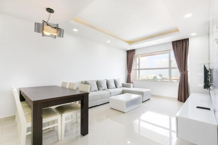 Phòng khách căn hộ Sunrise City  Căn hộ Sunrise City cửa chính hướng Tây Bắc, view thành phố cực đẹp.