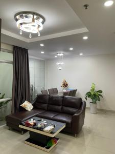 Phòng khách căn hộ Him Lam Chợ Lớn, Quận 6 Căn hộ Him Lam Chợ Lớn hướng Đông Nam, view thành phố tầng cao.