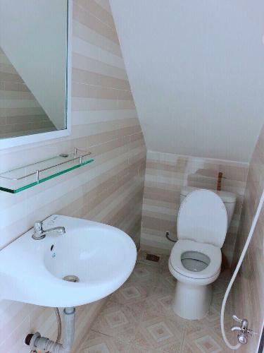 toilet nhà phố Nơ Trang Long Bình Thạnh Nhà phố hẻm 1.5m đường Nơ Trang Long Bình Thạnh, pháp lý rõ ràng