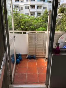 Ban công chung cư Hưng Vượng 2, Quận 7 Căn hộ chung cư Hưng Vượng 2 nội thất cơ bản, hướng Đông Nam.