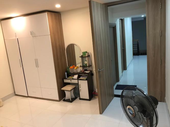 Phòng ngủ Nhà phố hẻm rộng 3m hướng Tây, diện tích 95.85m2.