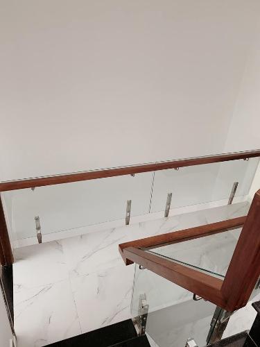 nhà phố Bình Thạnh Bán nhà hẻm Chu Văn An, thiết kế hiện đại, có sân thượng rộng.