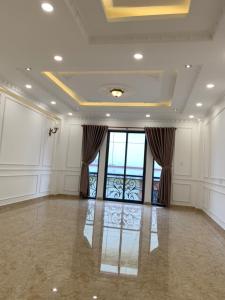 Phòng ngủ nhà phố quận Phú Nhuận Bán nhà cách công viên Gia Định 500m, sổ hồng đầy đủ, diện tích đất 53.1m2.