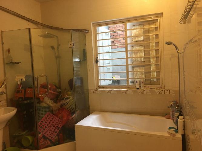 Toilet Nhà phố Quận Phú Nhuận Bán nhà 3 tầng hẻm 66 Nhiêu Tứ, Phú Nhuận, sổ hồng, cách Co.opmart Rạch Miễu 150m