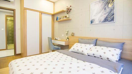 Phòng ngủ Sunrise Cityview, Quận 7 Căn hộ Sunrise City View tầng trung, ban công hướng Đông.