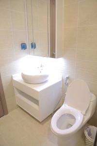 Căn hộ Vinhomes Central Park, Quận Bình Thạnh Căn hộ tầng 23 Vinhomes Central Park, đầy đủ nội thất và tiện ích.