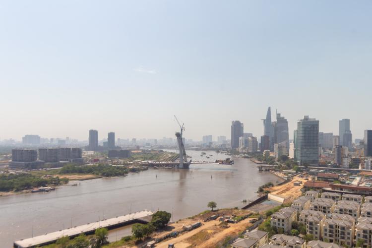 View Vinhomes Golden River, Quận 1 Căn hộ Vinhomes Golden River tầng cao, hướng Đông Bắc.