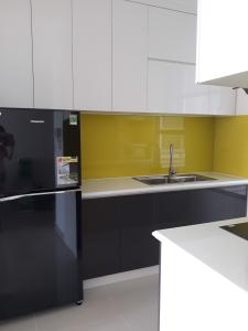 tiện ích căn hộ The Sun Avenue Căn hộ The Sun Avenue hướng cửa Đông Nam, đầy đủ nội thất.