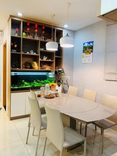 Phòng bếp Căn hộ Him Lam Chợ Lớn Căn hộ cao cấp Him Lam Chợ Lớn tầng 10, đầy đủ nội thất hiện đại.