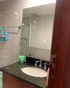 Phòng tắm The Manor, Bình Thạnh Căn hộ The Manor tầng trung, đầy đủ nội thất