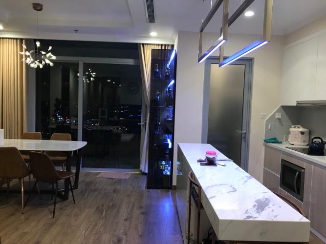 Căn hộ Vinhomes Central Park, Quận Bình Thạnh Căn hộ Vinhomes Central Park tầng cao cửa hướng Đông Bắc, view thoáng mát.