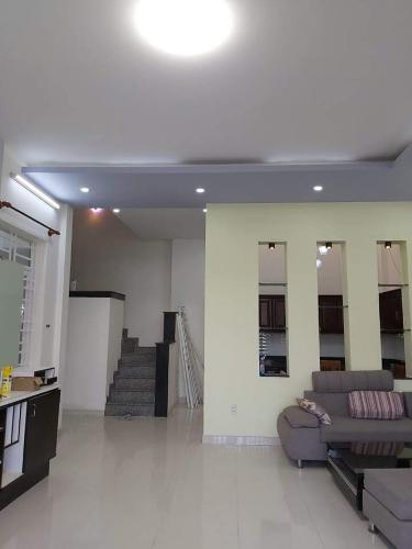 Bên trong nhà phố đường số 24, Thủ Đức Nhà phố diện tích 80m2, nằm trong hẻm 4m, sổ hồng riêng bàn giao ngay.