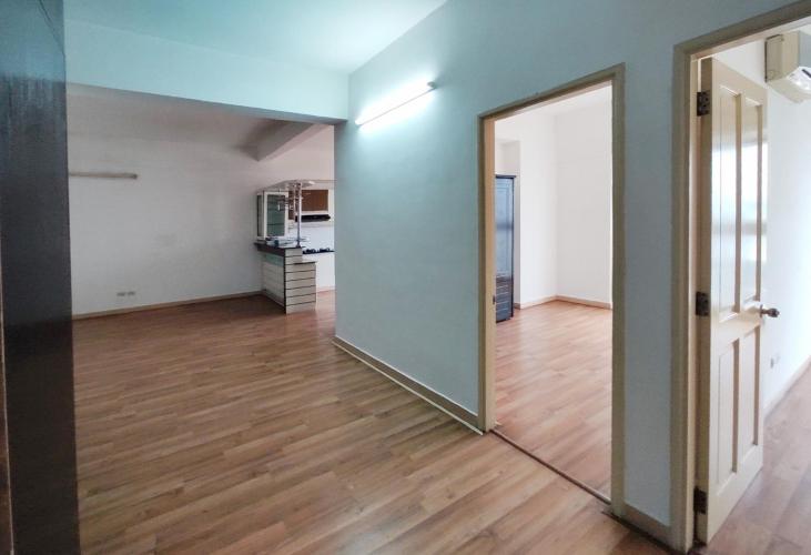 Phòng khách căn hộ chung cư Đông Hưng Căn hộ chung cư Đông Hưng tầng trung, cửa hướng Đông Bắc.