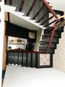 Cầu thang nhà phố 803/23/10/14 Huỳnh Tấn Phát Nhà phố diện tích sử dụng 137.8m2, đón hướng Tây Bắc.