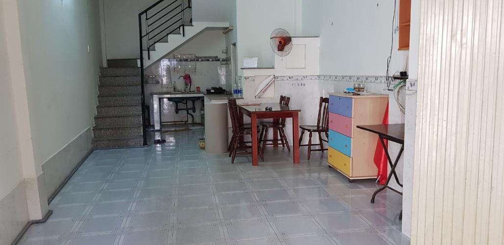 Phòng khách nhà phố Nhà phố hướng Đông Nam hẻm xe máy 4m, gần AEON MALL Tân Phú.