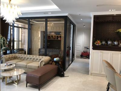 Căn hộ Vinhomes Central Park Bình Thạnh Căn hộ Vinhomes Central Park nội thất mạ vàng, view sông Sài Gòn và Landmark 81