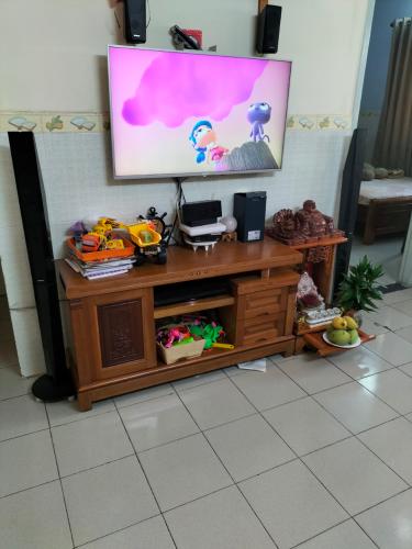 Phòng khách căn hộ Cao ốc Thạnh Mỹ Lợi, Quận 2 Căn hộ Chung cư Thạnh Mỹ Lợi tầng thấp, view đón gió mát mẻ.